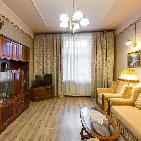 Mover Retro Apartment Львов Экстерьер фото
