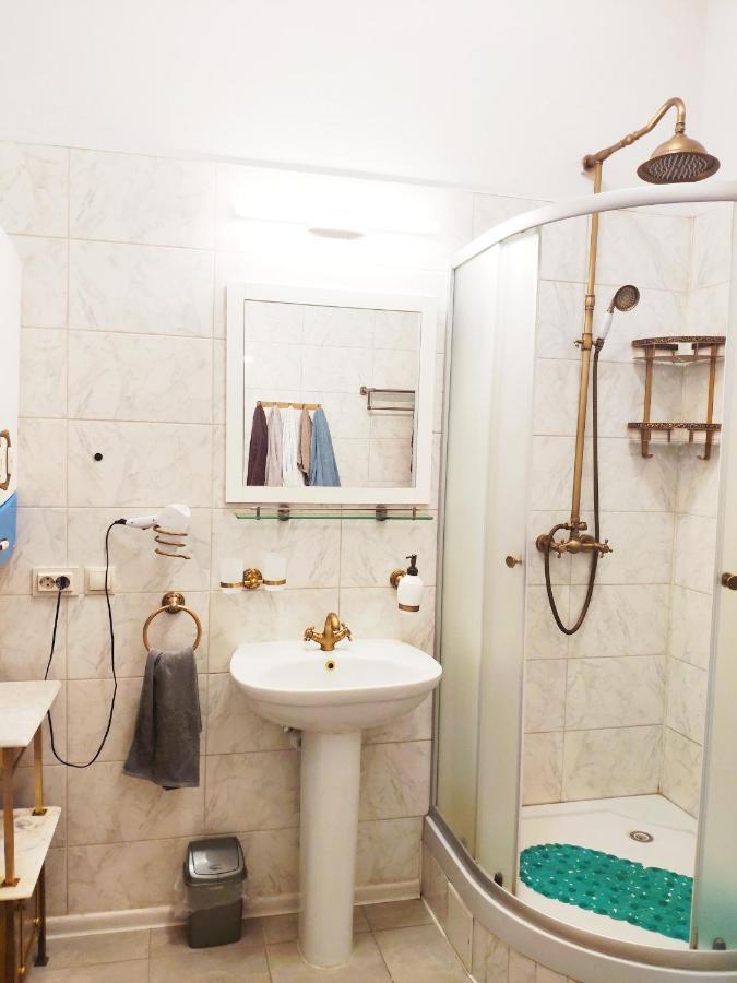 Mover Retro Apartment Львов Экстерьер фото