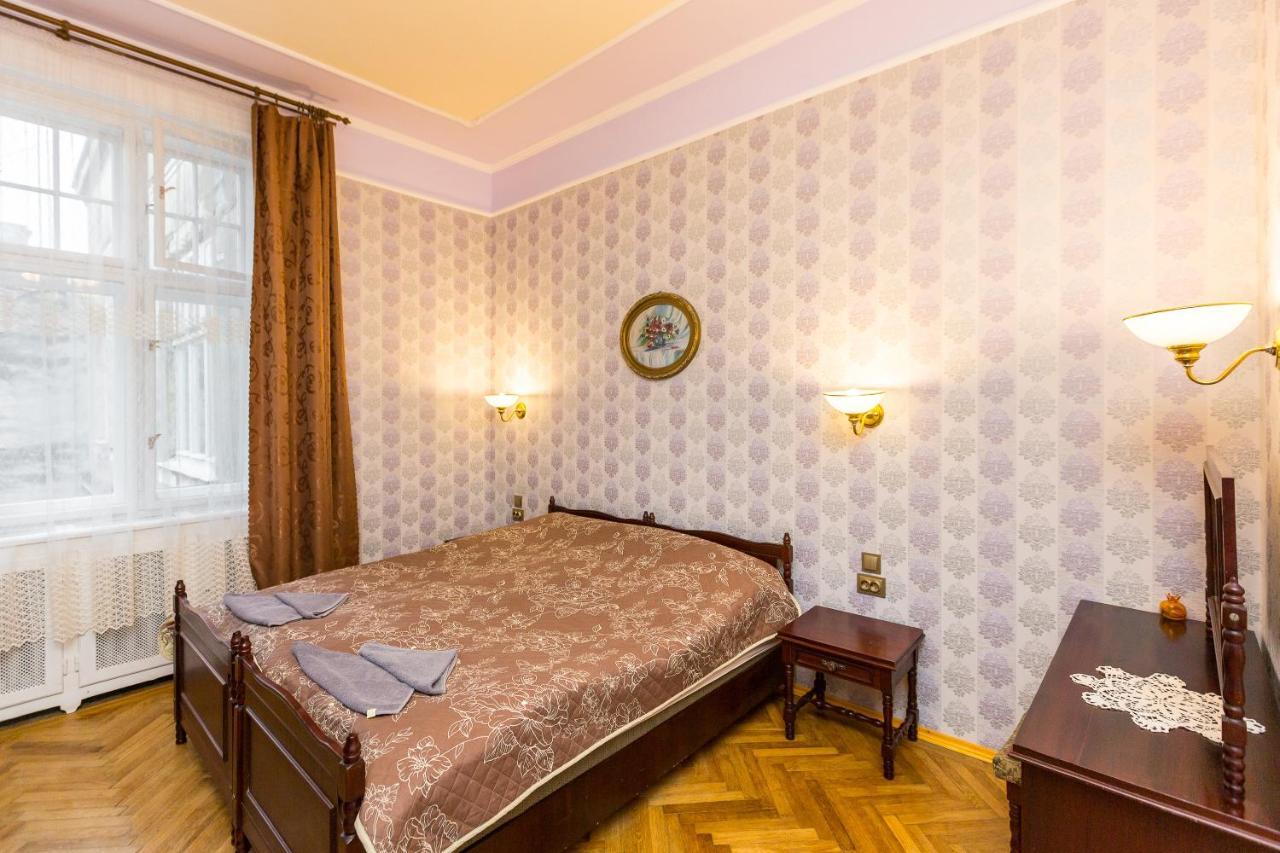 Mover Retro Apartment Львов Экстерьер фото