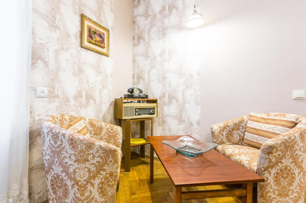 Mover Retro Apartment Львов Экстерьер фото